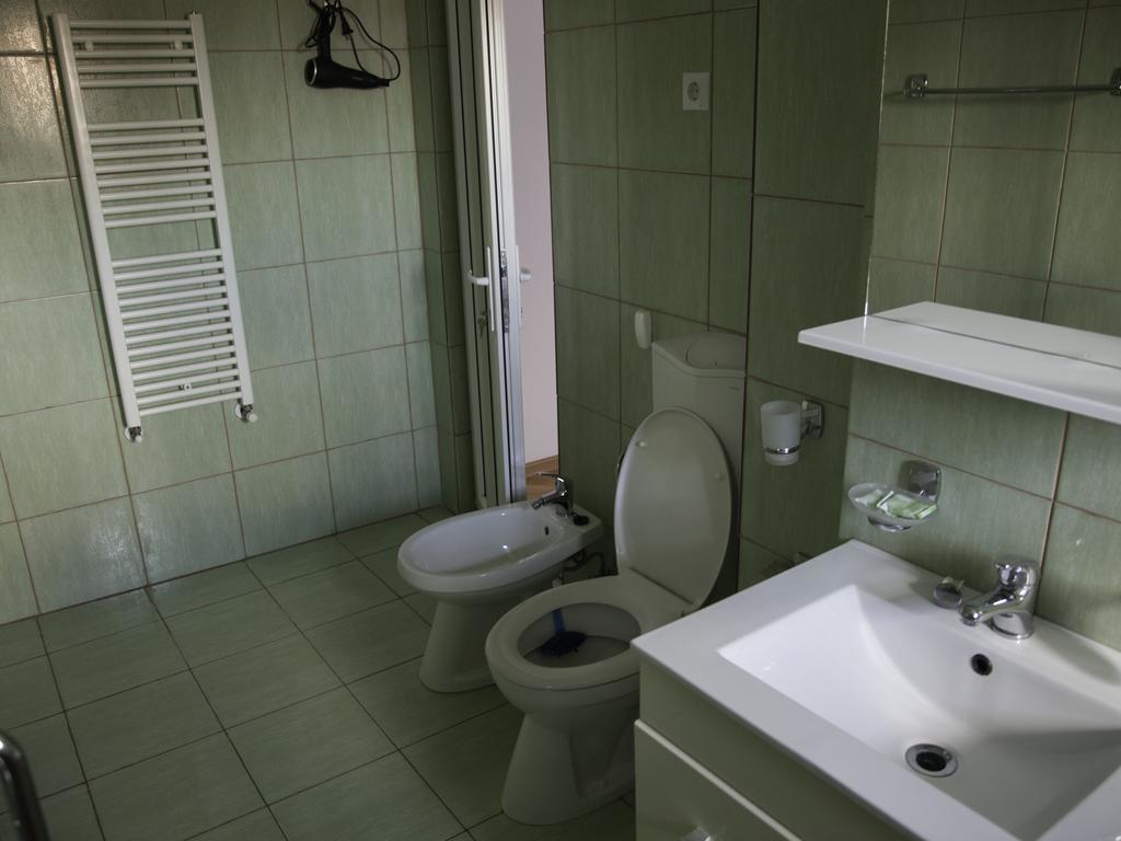 Vila Victoria Ramnicu Valcea Bagian luar foto